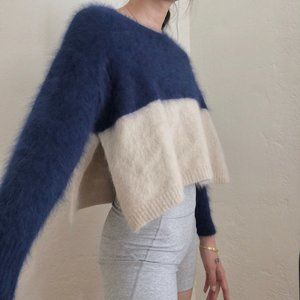 LOW CLASSIC Furry Cropped Sweater